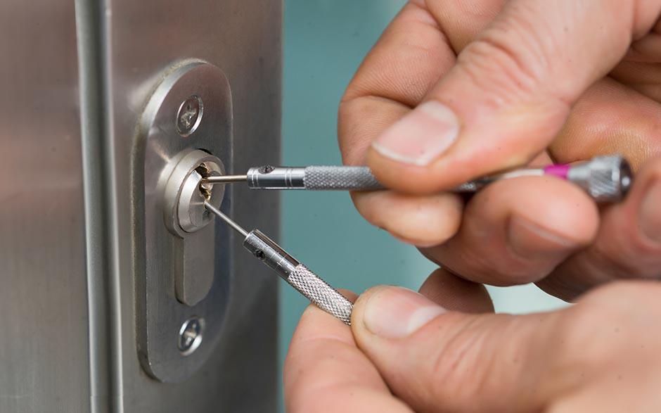changement de serrure prix Esches