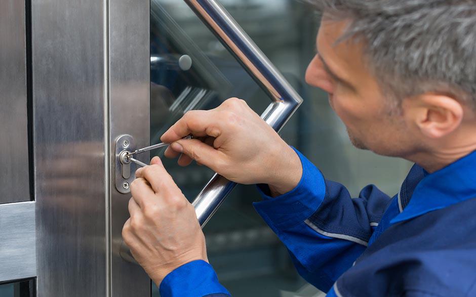 changement de serrure prix Esches